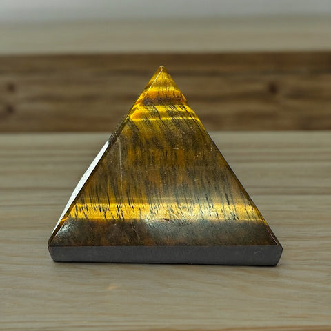 Tiger eye Pyramid