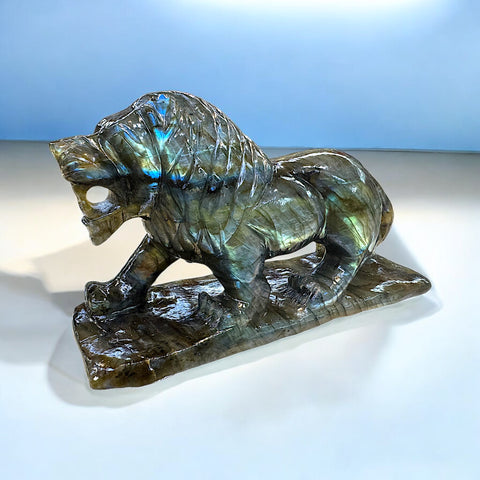 Lion in flashy Labradorite Crystal