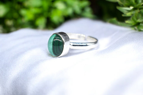 Malachite ring - Protection , growth , transformation